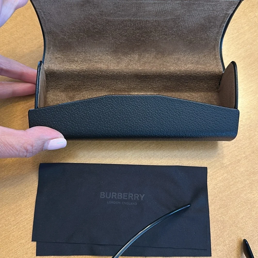 Burberry women’s sunglasses 61 x 16, 140, made in Italy; B 4290 3001/87 - Picture 4 of 7